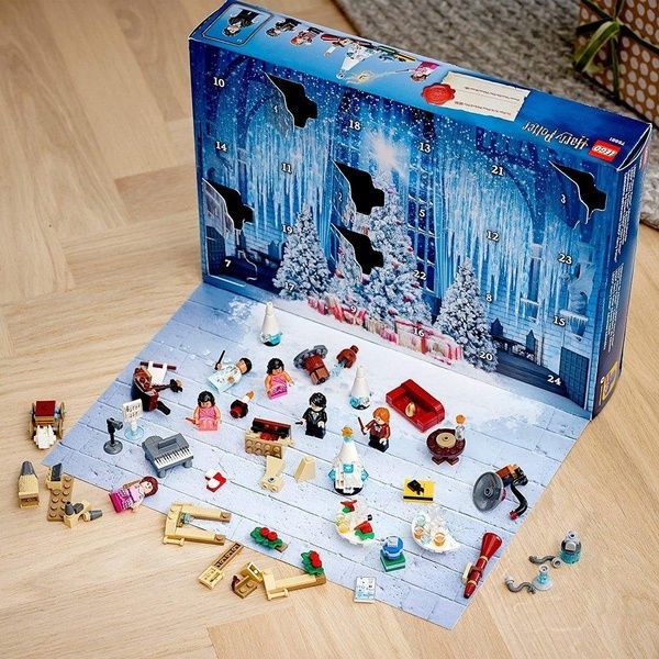 Новогодний адвент календарь LEGO Harry Potter 75981 лего Гарри Поттер Рождественский 75981 фото