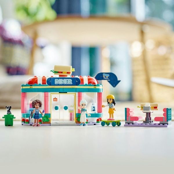 LEGO Friends Хартлейк Сити: ресторанчик в центре города 41728 41728 фото