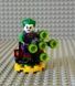 LEGO Batman 212116 Superheroes: The Joker with Glue Gun минифигурка: эксклюзивная коллекционная Джокер с Пушко 892287 фото 8