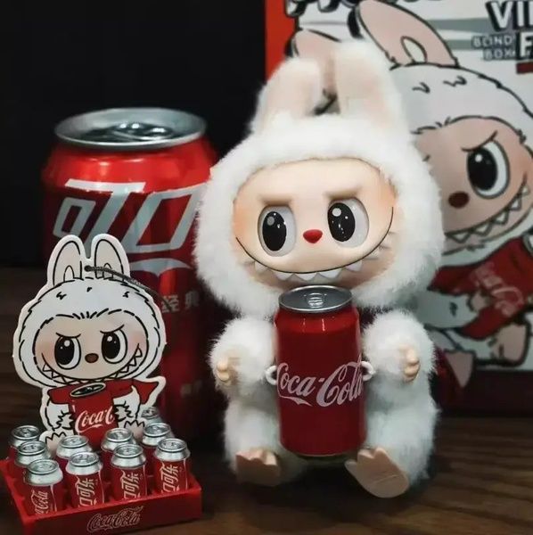 М'яка іграшка Лабубу кола, брелок колекційний The Monsters Labubu Coca-Cola MOKOKO, Popmart labubu2 фото