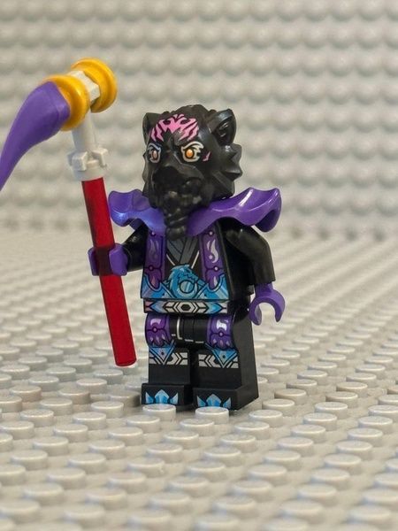 Коллекционная минифигурка LEGO Ninjago 892409 Dragons Rising: Lord Ras Minifigure 892409 фото