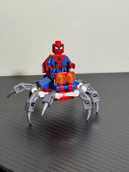 Lego Super Heroes Marvel Spiderman: минифигурка Спайдермен из Человек паук 682402 682404 фото