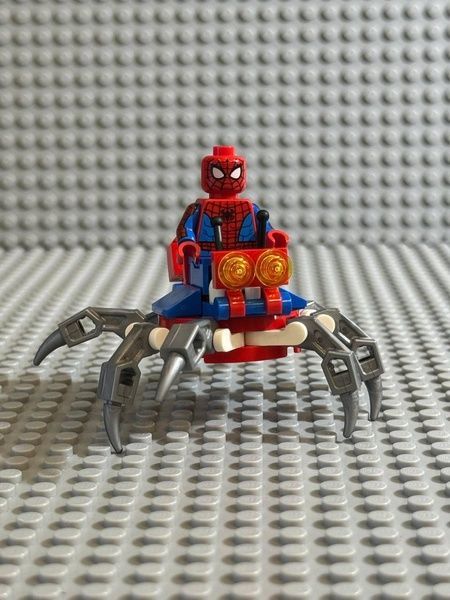 Lego Super Heroes Marvel Spiderman: минифигурка Спайдермен из Человек паук 682402 682404 фото