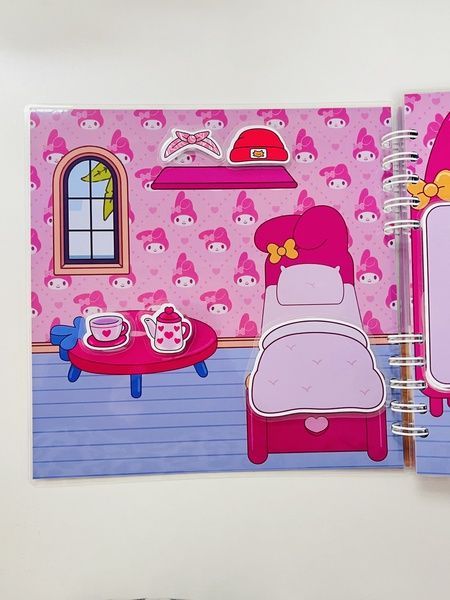 Развивающая книга альбом липучки ТОКА БОКА Hello Kitty и друзья 202444 фото