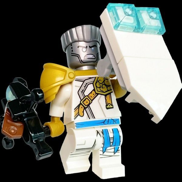 Мініфігурка колекційна LEGO Ninjago 892173 Zane Golden Ninja Мініфігурка Зейна з &laquo;Володаря гори&raquo; з закидувачем лука Лего Ніндзяго 892173 фото