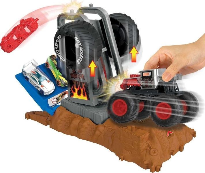Hot Wheels Игровой набор Monster Trucks Arena Smasher Bone Shaker Tire Challenge "Первое соревнование" серии "Тренировочная арена" HNB88 фото