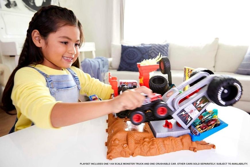 Hot Wheels Игровой набор Monster Trucks Arena Smasher Bone Shaker Tire Challenge "Первое соревнование" серии "Тренировочная арена" HNB88 фото