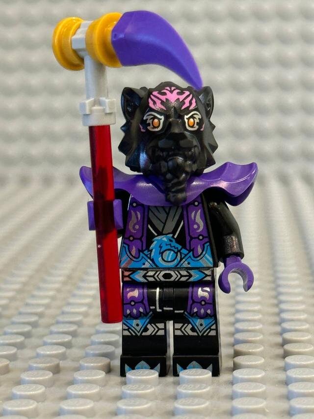 Коллекционная минифигурка LEGO Ninjago 892409 Dragons Rising: Lord Ras Minifigure
